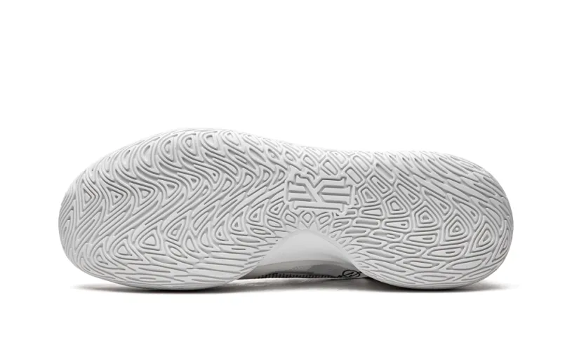 Nike Basketball Kyrie Flytrap 5